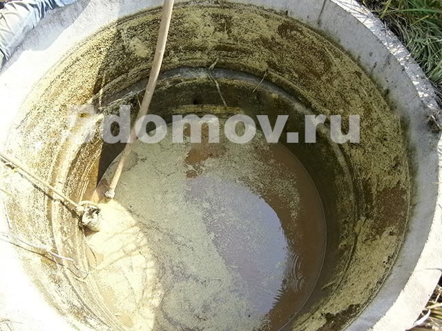 Мутная вода в колодце 