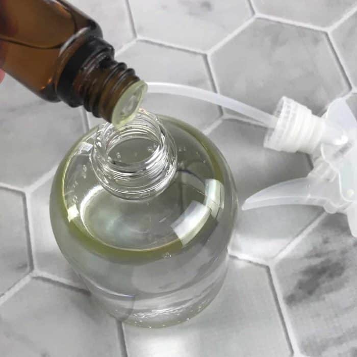 Homemade mold & mildew spray that