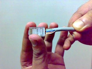 07.inserting-UTP-CAT5-wire-inside