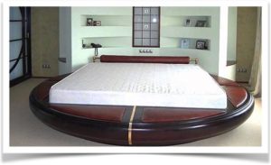 Круглая конструкция кровати-подиума под матрас 